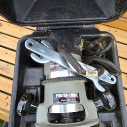 Porter Cable Router 6902 Motor Type 2 Fixed Base 1001 with case & 2 Collets