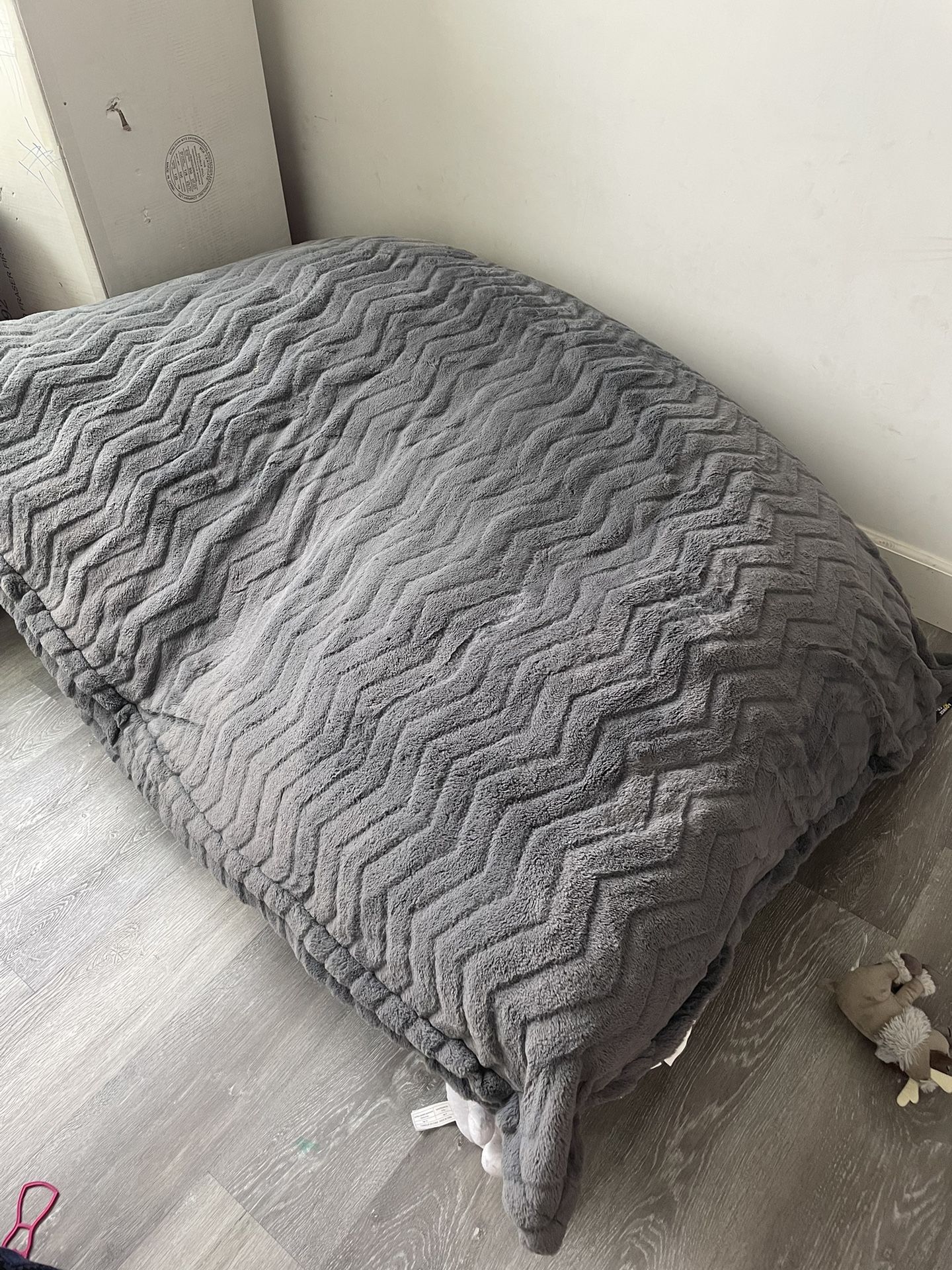 Costco Giant Crash Foam Pillow
