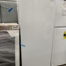 Frigidaire Up Right Freezer In White New Open Box