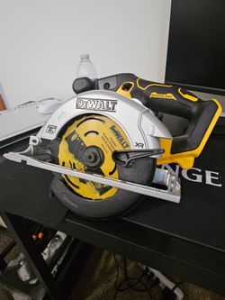 Dewalt skilsaw dcs565 tool only.