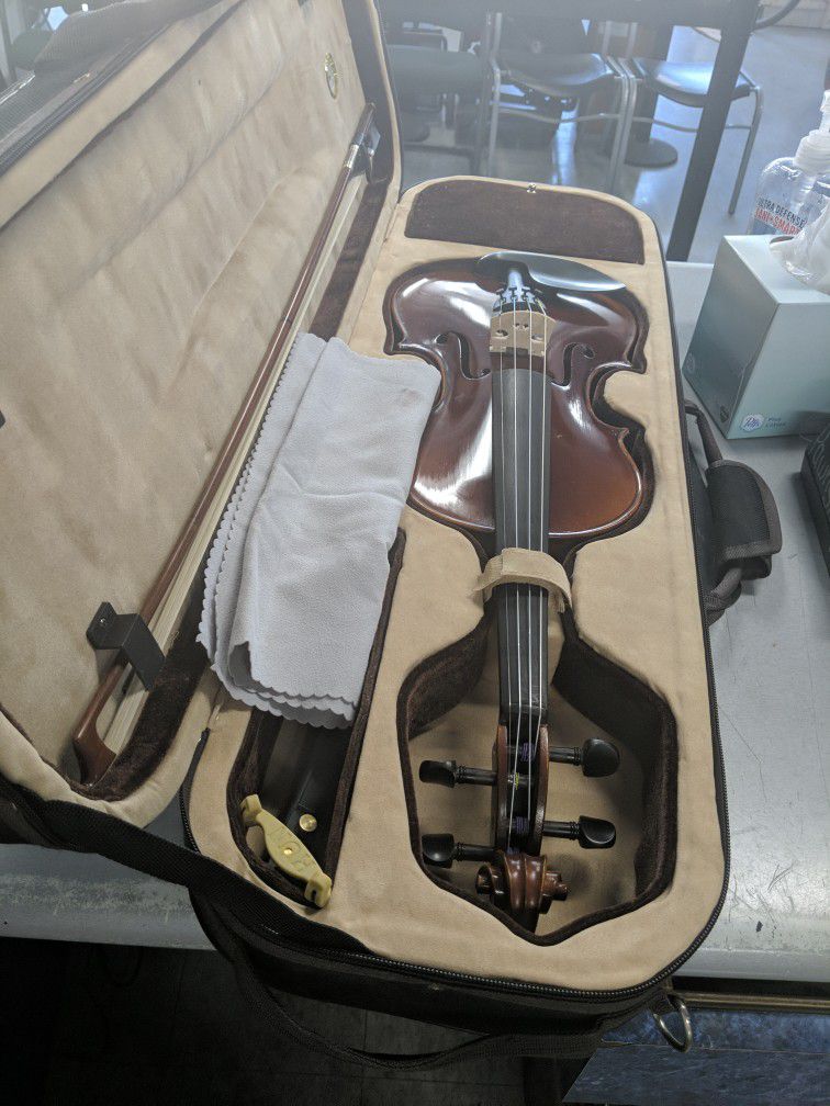 Forte Strings Violin With Case And Bow