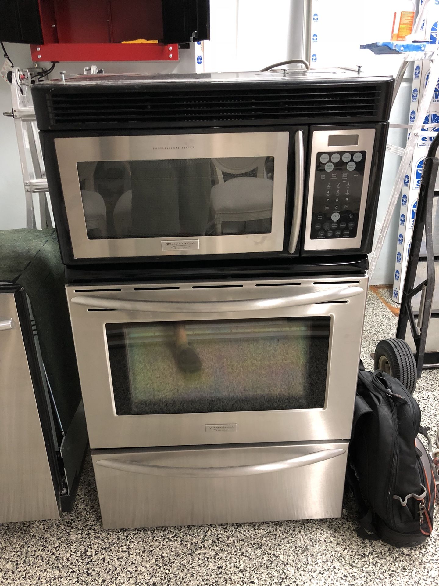Frigidaire Electrolux convection oven w/ over the range microwave