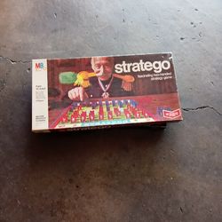 Stratego Vintage Board Game 1977 Milton Bradley Made