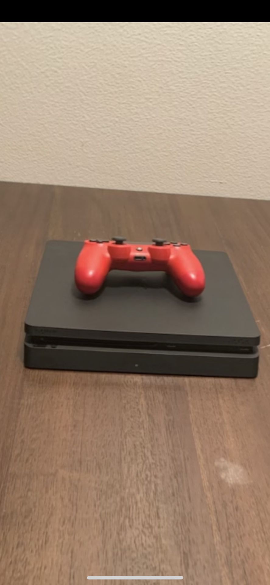 Ps4 With Controller 