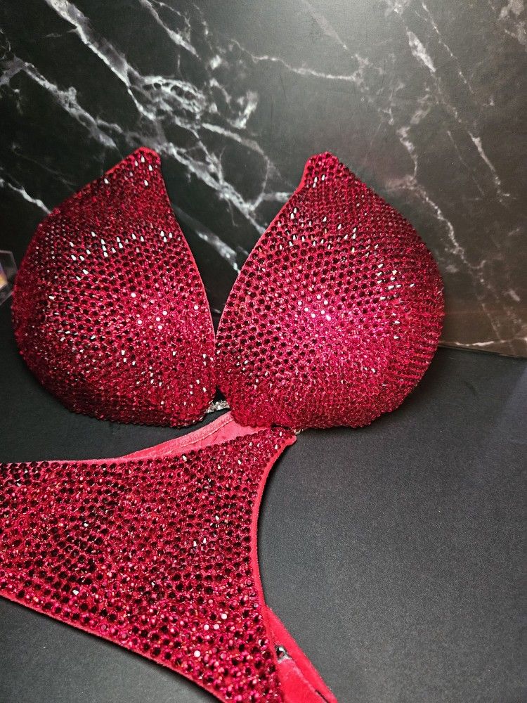 Red bikini (NEW)– adjustable bottom & top with cups