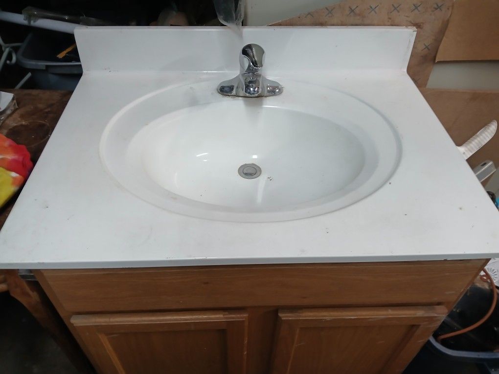 Bathroom Sink With Wooden Cabinet