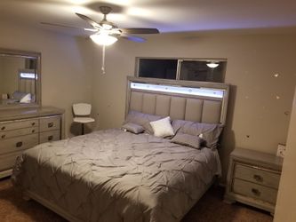 Like new King size master bedroom set