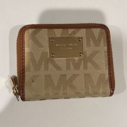 Michael Kors Zipper Wallet