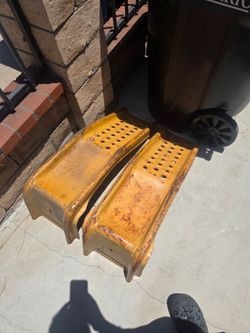 Car ramps for oil change
