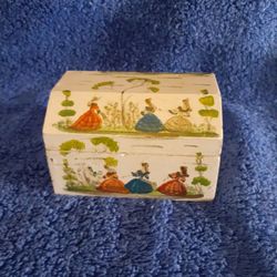 Small Trinket Box 2.5" Tall 3.5" Wide 