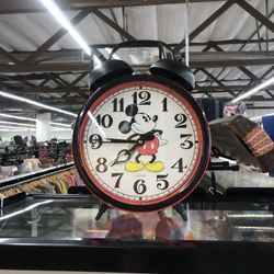 Disney Mickey Mouse Sunbeam Vintage Clock
