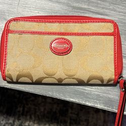New Coach Wristlet 