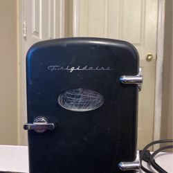 Black MINI Fridge 