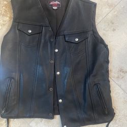 USA Leather 1204 Men's Black 'Dime' Classic Leather Ten Pocket Motorcycle Biker Vest with Side Laces