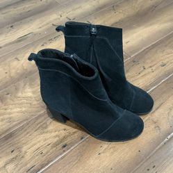 Women’s Suede Boots