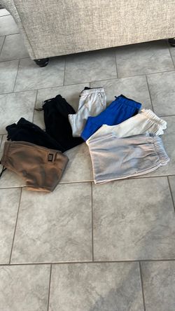 Really nice size 12 boys warm ups excellent cond