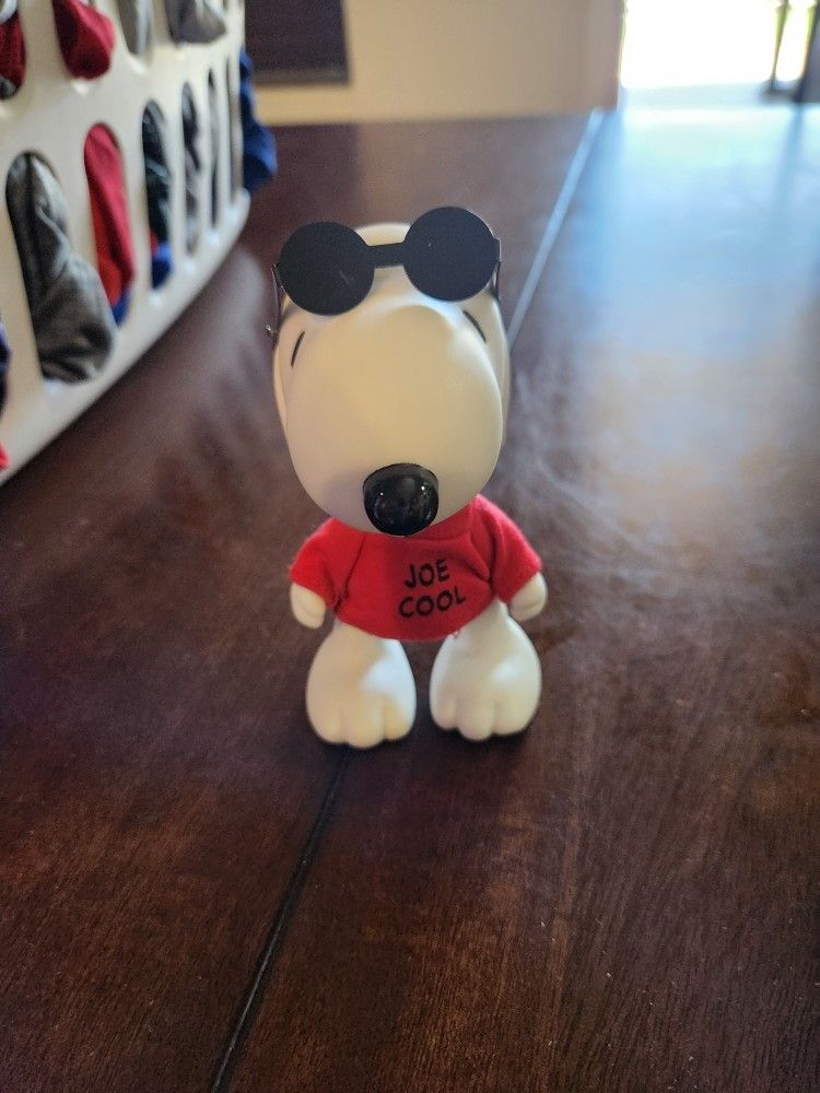 Brand New Snoopy Joe Cool Moveable Porcelain Figurine with Certificate of Authenticity