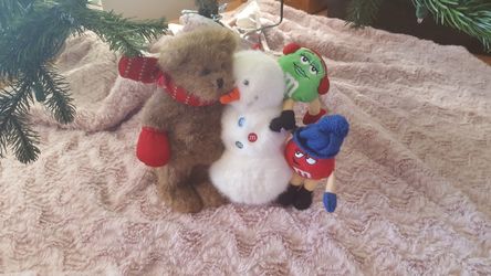 Adorable stuffed Boyd bear m&m collection like new been in storage sell for over 40. Asking 8