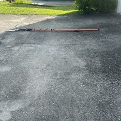Fiskars 7 Feet to 14 feet Power-Lever Extendable Pole Saw and Tree Pruner