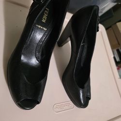 Fendi Black Leather Platform Platform Heels 👠 Open Toe Shoes Women SIZE 8 made In ITALY 38.5