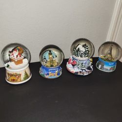 Snow Globes (4)