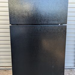 Black Amana Refrigerator * Works Great * Delivery Available