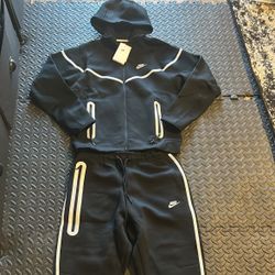 Nike Tech Set 
