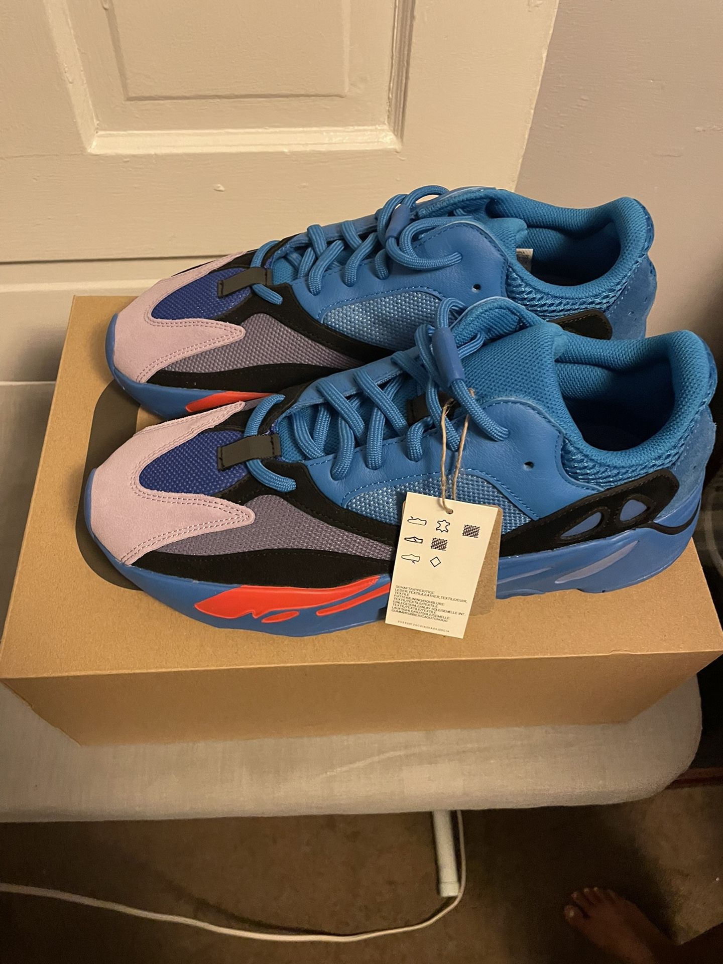 Yeezy 700 Hi-res Blue 11.5 