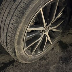 235/45/r18 94v ONLY TIRES used camry