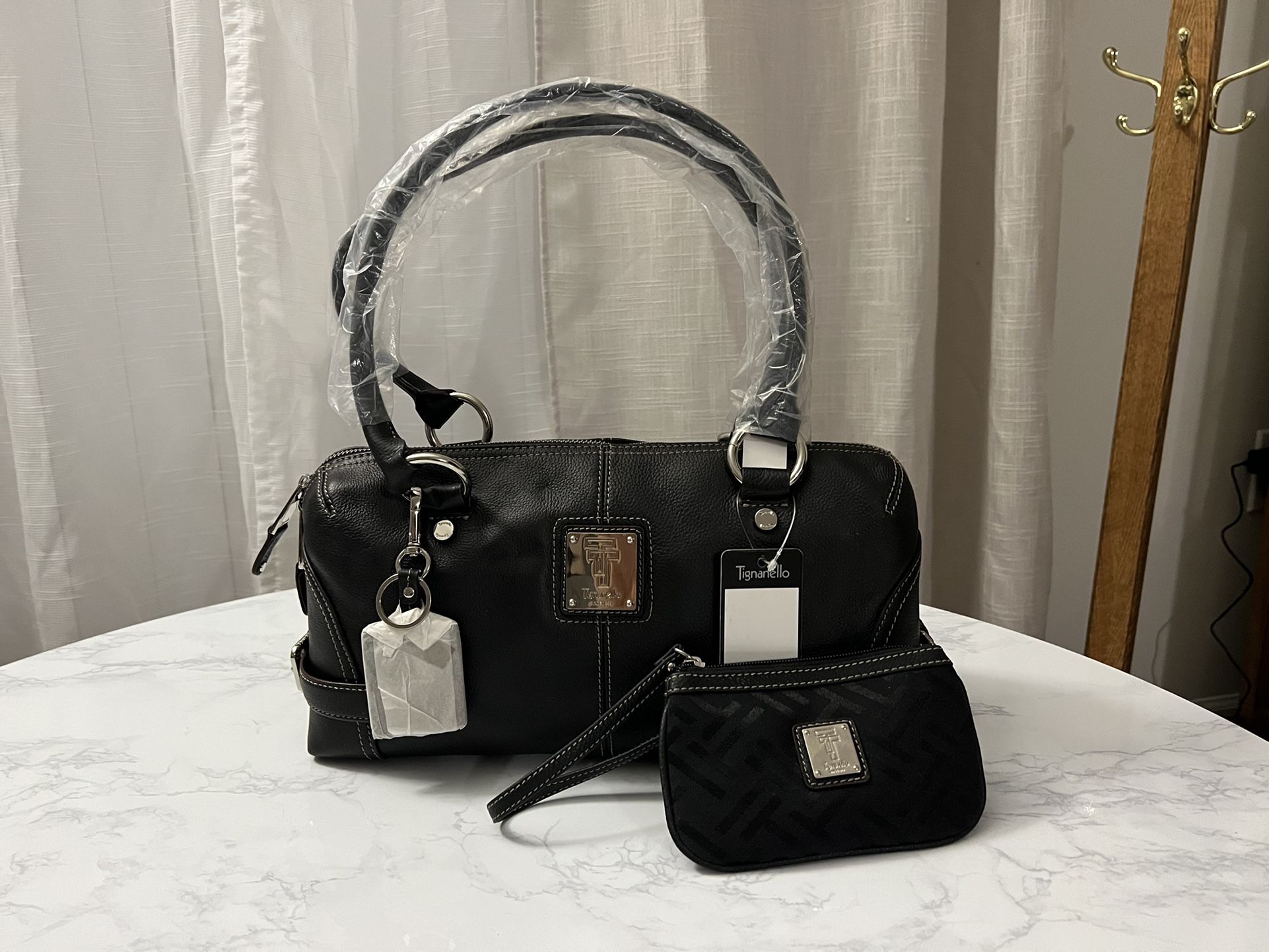 Tignanello black cheap leather purse