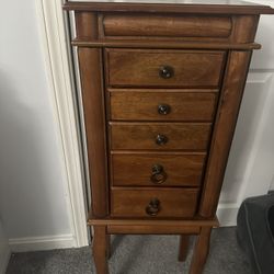 Standing Jewelry Box 