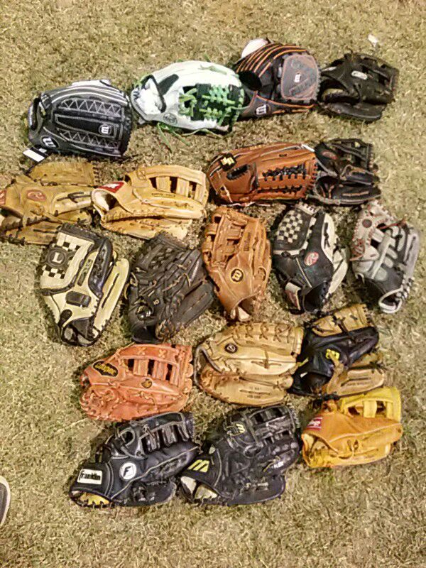 12.5" softball baseball gloves for Sale in Houston, TX OfferUp
