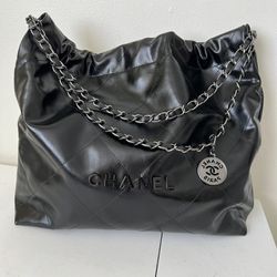 Chanel 22 Hobo Bag