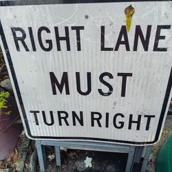 Right Lane Sign 