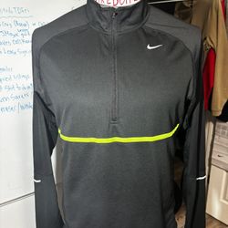 Nike Element men Miller 1/2 zip running fitness Black Green Large Dri Fit