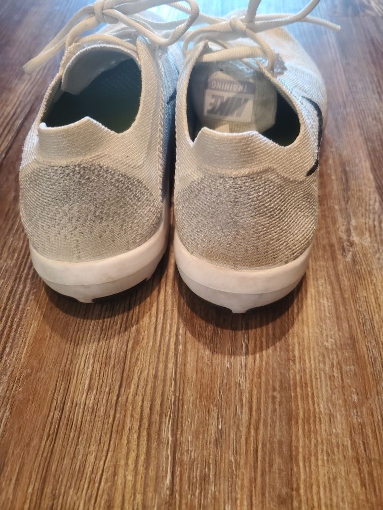 womens size 6 nike trainers
