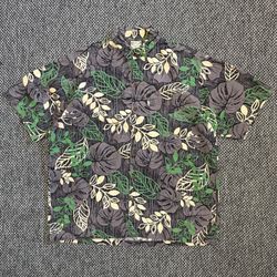 GO BAREFOOT HAWAIIAN BUTTON UP SHIRT