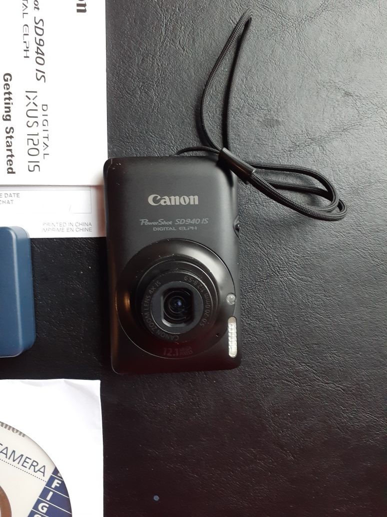 Canon SD940 12.1mp digital camera