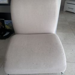 Rocking accent chair 
