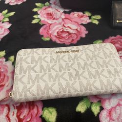 Michael Kors wallet 