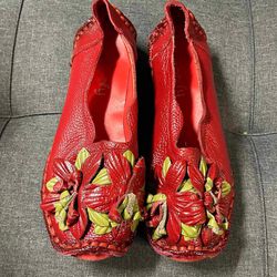 Socofy Womens Leather Flex Red Slip On Shoes with Flowers Size 7 - 7.5 US / 245