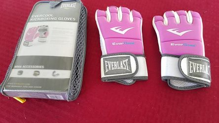 Everlast kickboxing gloves