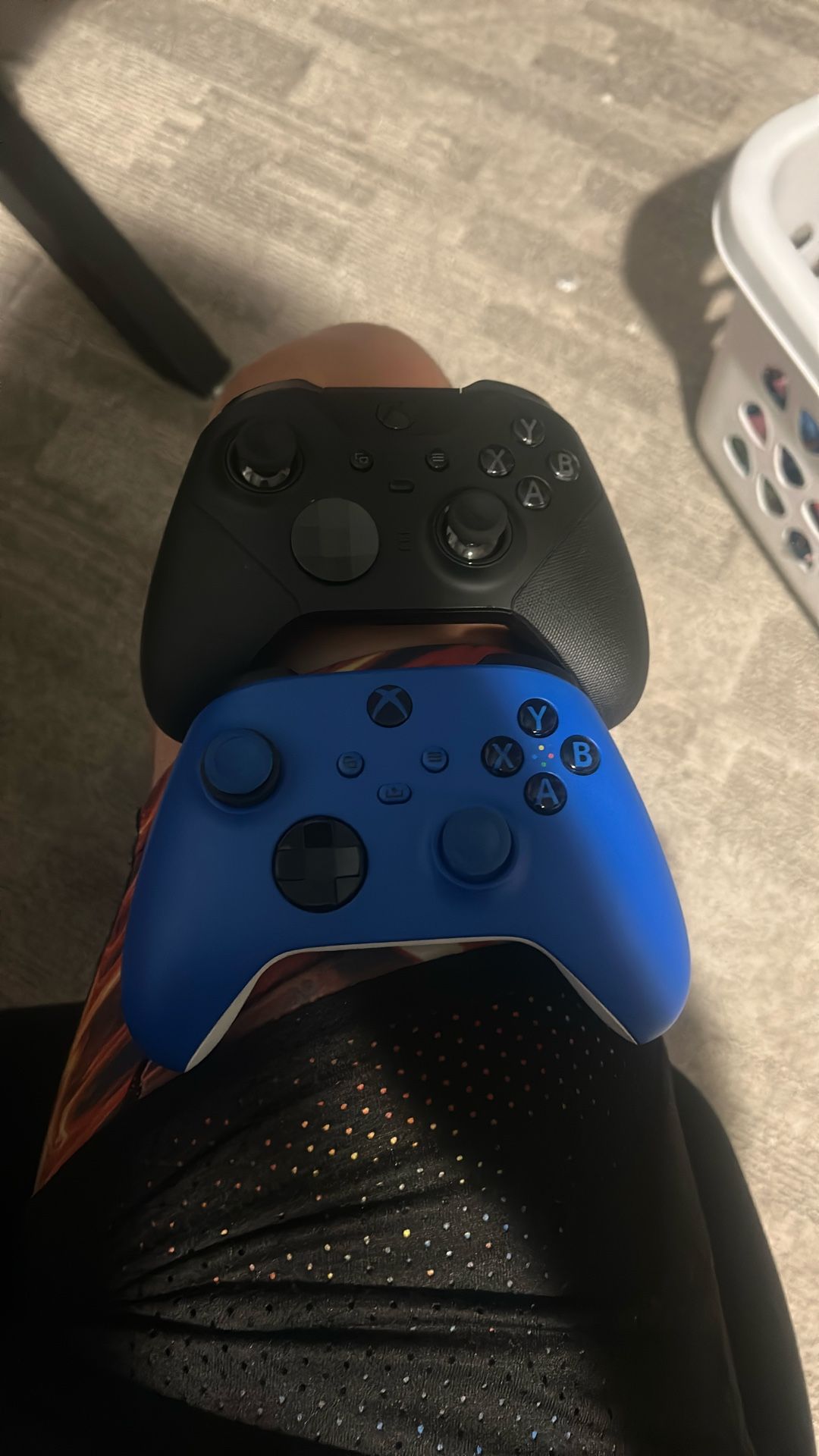 xbox elite controller and xbox controller