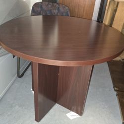 Ellegant Meeting Table With 4 Chairs Solid