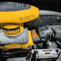 2.3 Amp 1/4 Sheet Sander