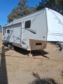 2007 arctic fox fifth wheel