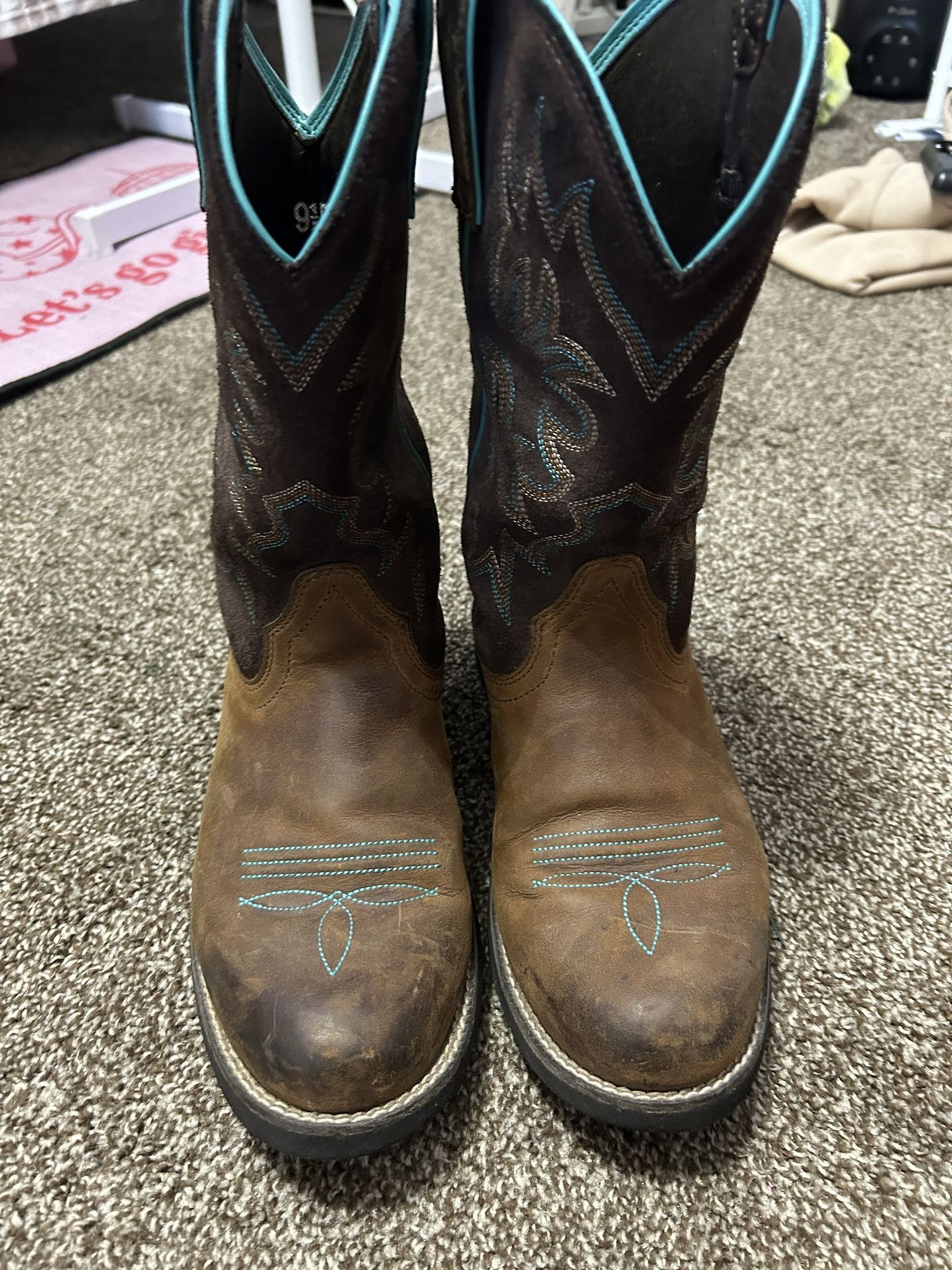 Ariat Round Toe Boots