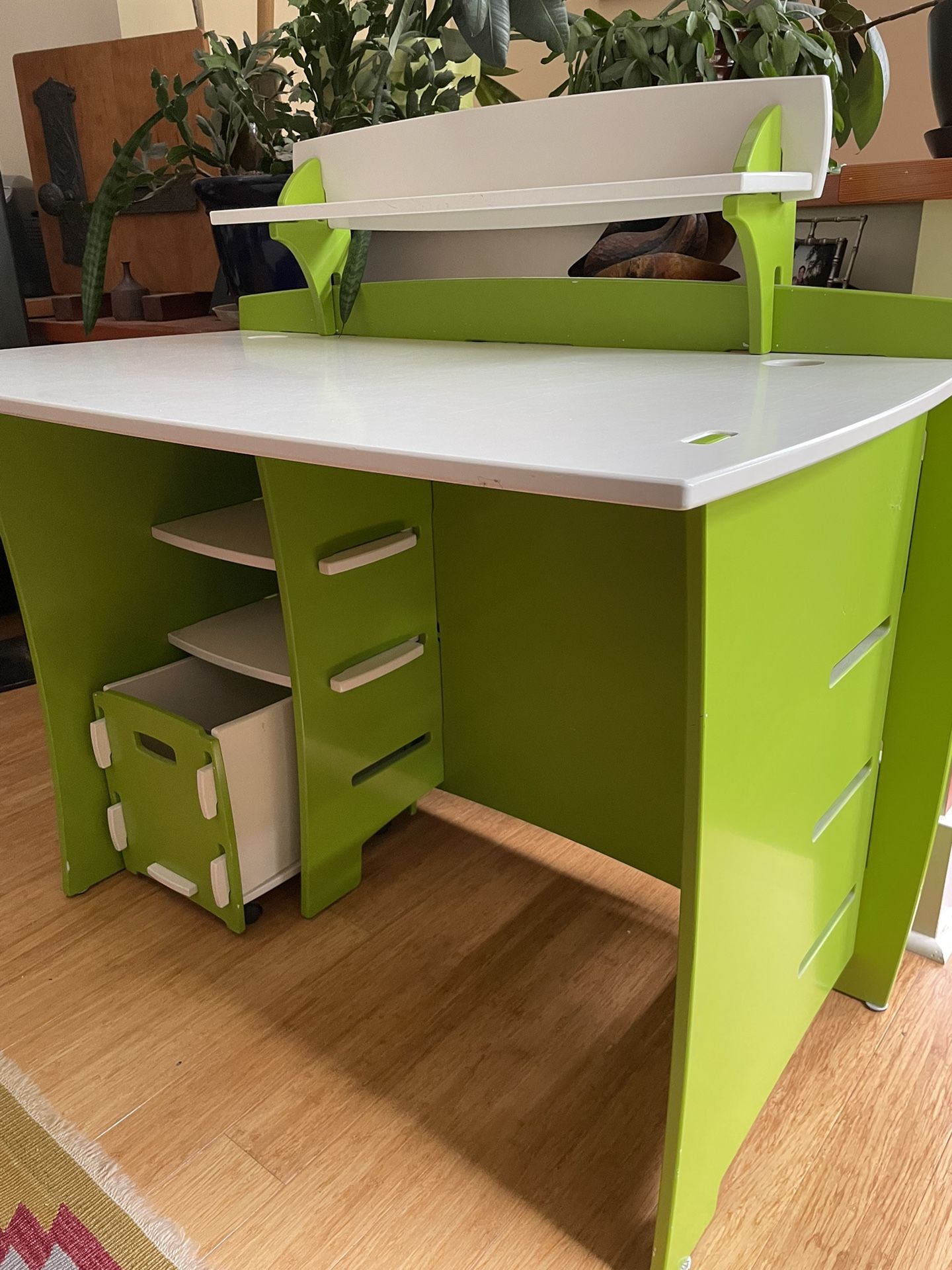 LEGARÉ KIDS DESK