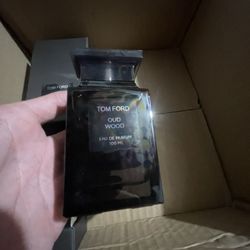 Tom Fords oud wood 100ml
