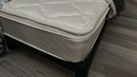 Used queen mattress and spring board free